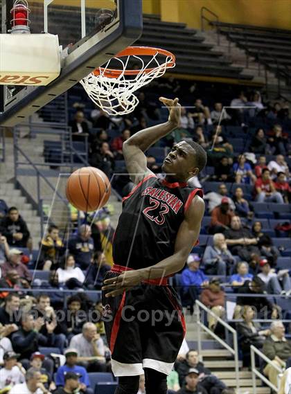 Thumbnail 3 in Salesian vs. De La Salle (Martin Luther King Classic) photogallery.