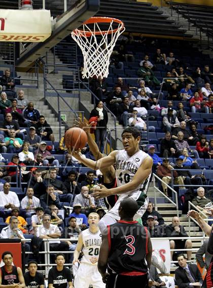Thumbnail 1 in Salesian vs. De La Salle (Martin Luther King Classic) photogallery.