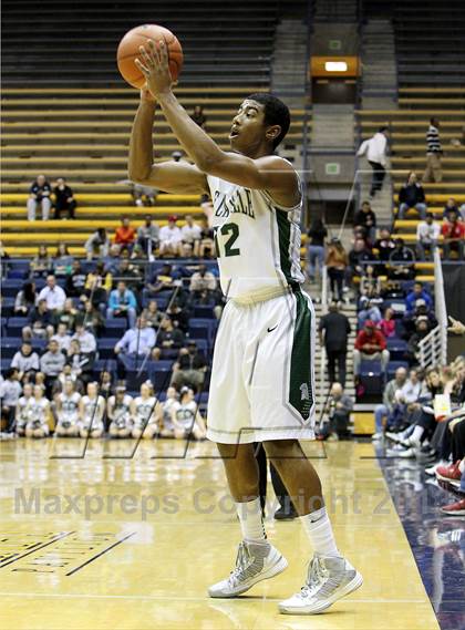 Thumbnail 3 in Salesian vs. De La Salle (Martin Luther King Classic) photogallery.
