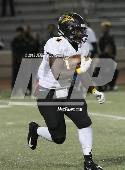 Thumbnail 3 in Eisenhower vs. Klein Collins (UIL 6A Division 2 Bi-District Playoff) photogallery.