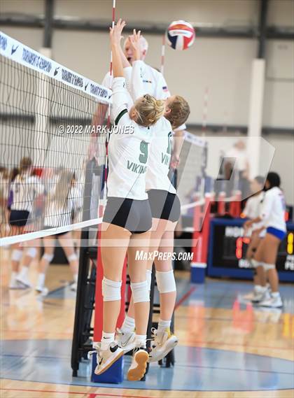 Thumbnail 1 in Desert Vista vs. Sunnyslope (Nike TOC Southwest) photogallery.