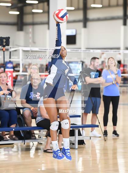 Thumbnail 2 in Desert Vista vs. Sunnyslope (Nike TOC Southwest) photogallery.