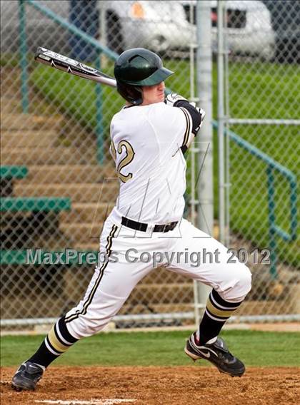 Thumbnail 2 in Canby vs. Jesuit photogallery.