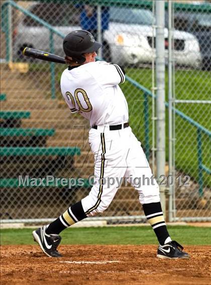 Thumbnail 2 in Canby vs. Jesuit photogallery.