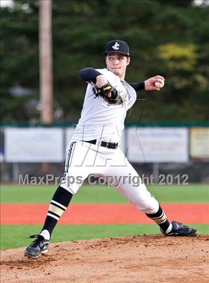 Thumbnail 3 in Canby vs. Jesuit photogallery.