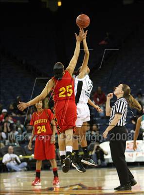 Thumbnail 2 in Deer Valley vs. Berkeley (CIF NCS D1 Final) photogallery.