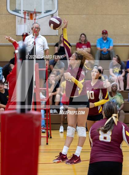 Thumbnail 2 in Lindhurst @ Rio Vista photogallery.