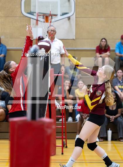Thumbnail 3 in Lindhurst @ Rio Vista photogallery.