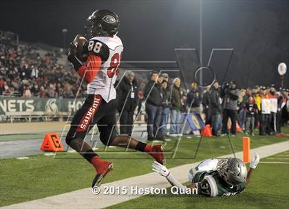 Thumbnail 2 in Centennial vs. De La Salle (CIF State Open Division Final) photogallery.