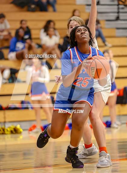 Thumbnail 3 in Grand Oaks vs Oak Ridge photogallery.