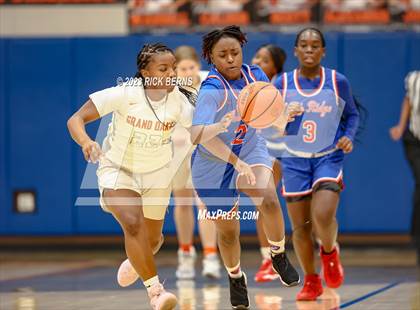 Thumbnail 2 in Grand Oaks vs Oak Ridge photogallery.