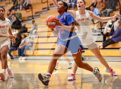 Thumbnail 3 in Grand Oaks vs Oak Ridge photogallery.
