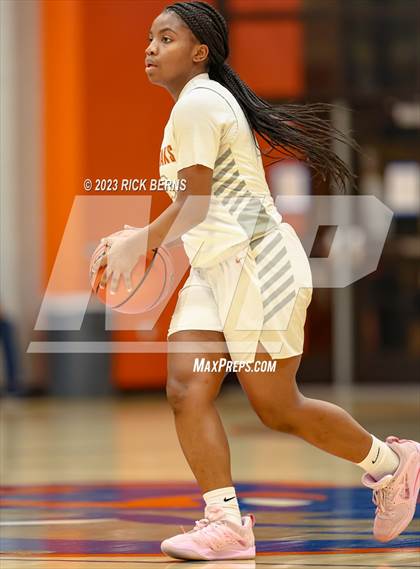 Thumbnail 2 in Grand Oaks vs Oak Ridge photogallery.