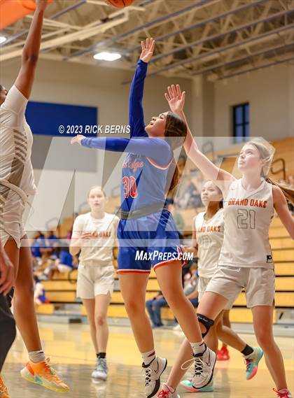 Thumbnail 2 in Grand Oaks vs Oak Ridge photogallery.