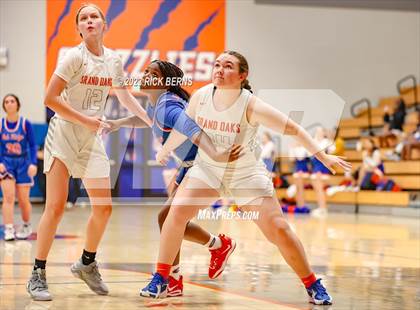Thumbnail 3 in Grand Oaks vs Oak Ridge photogallery.