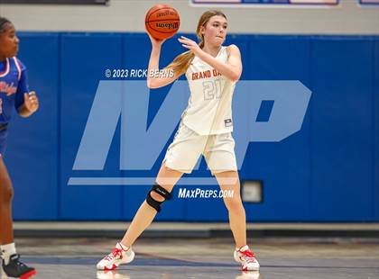 Thumbnail 3 in Grand Oaks vs Oak Ridge photogallery.