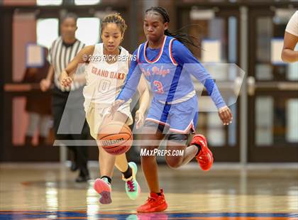 Thumbnail 1 in Grand Oaks vs Oak Ridge photogallery.