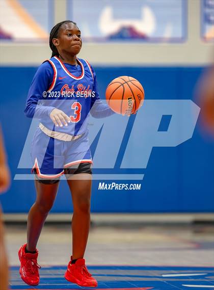 Thumbnail 3 in Grand Oaks vs Oak Ridge photogallery.