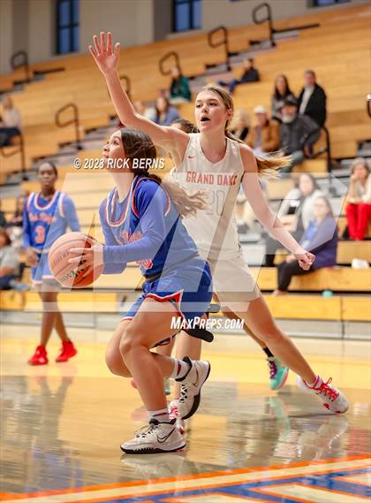 Thumbnail 3 in Grand Oaks vs Oak Ridge photogallery.