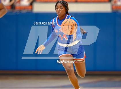 Thumbnail 2 in Grand Oaks vs Oak Ridge photogallery.
