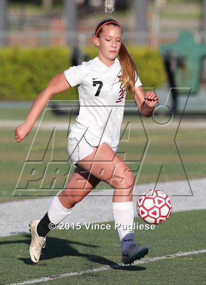 Thumbnail 2 in Maywood vs. Verdugo Hills (CIF LACS D3 Final) photogallery.