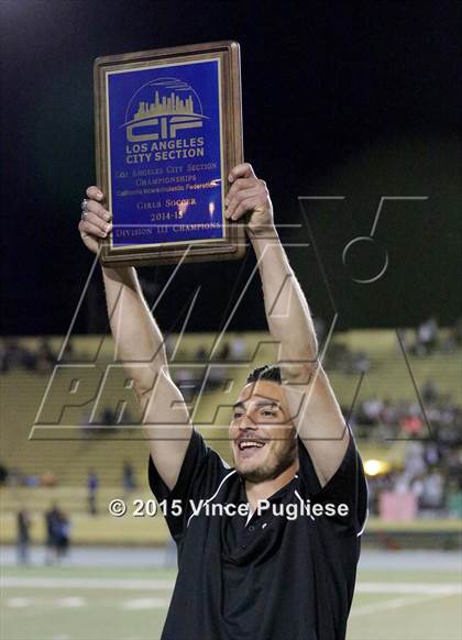 Thumbnail 1 in Maywood vs. Verdugo Hills (CIF LACS D3 Final) photogallery.