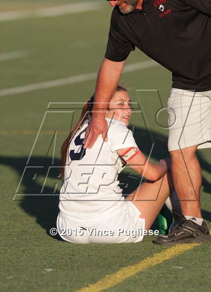 Thumbnail 1 in Maywood vs. Verdugo Hills (CIF LACS D3 Final) photogallery.