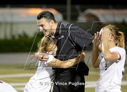 Thumbnail 2 in Maywood vs. Verdugo Hills (CIF LACS D3 Final) photogallery.