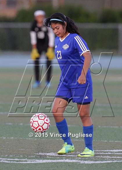 Thumbnail 2 in Maywood vs. Verdugo Hills (CIF LACS D3 Final) photogallery.