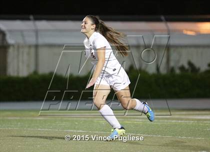 Thumbnail 3 in Maywood vs. Verdugo Hills (CIF LACS D3 Final) photogallery.