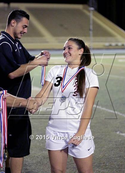 Thumbnail 3 in Maywood vs. Verdugo Hills (CIF LACS D3 Final) photogallery.