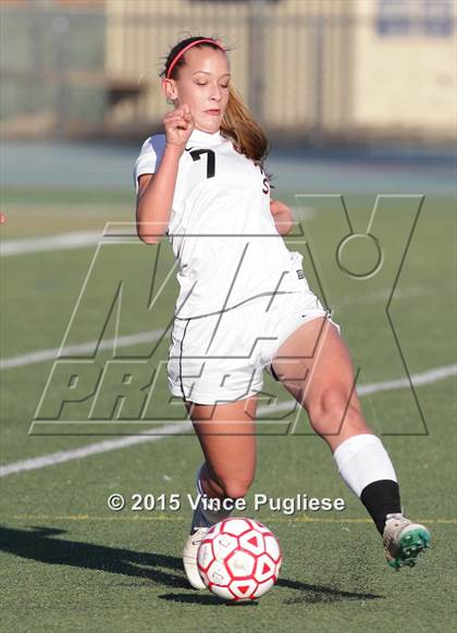 Thumbnail 1 in Maywood vs. Verdugo Hills (CIF LACS D3 Final) photogallery.