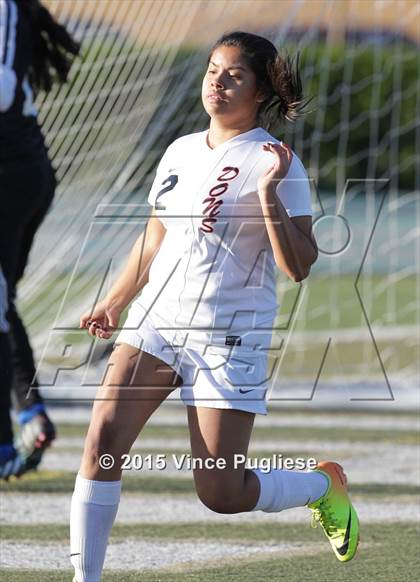 Thumbnail 1 in Maywood vs. Verdugo Hills (CIF LACS D3 Final) photogallery.