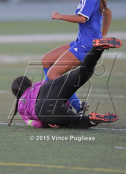 Thumbnail 1 in Maywood vs. Verdugo Hills (CIF LACS D3 Final) photogallery.