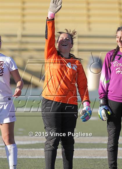Thumbnail 2 in Maywood vs. Verdugo Hills (CIF LACS D3 Final) photogallery.