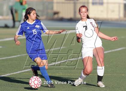 Thumbnail 2 in Maywood vs. Verdugo Hills (CIF LACS D3 Final) photogallery.