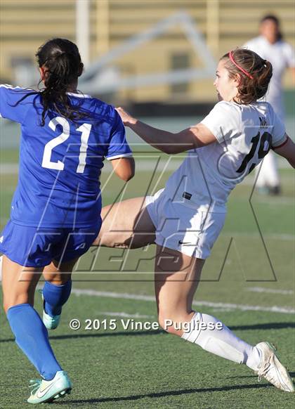 Thumbnail 2 in Maywood vs. Verdugo Hills (CIF LACS D3 Final) photogallery.