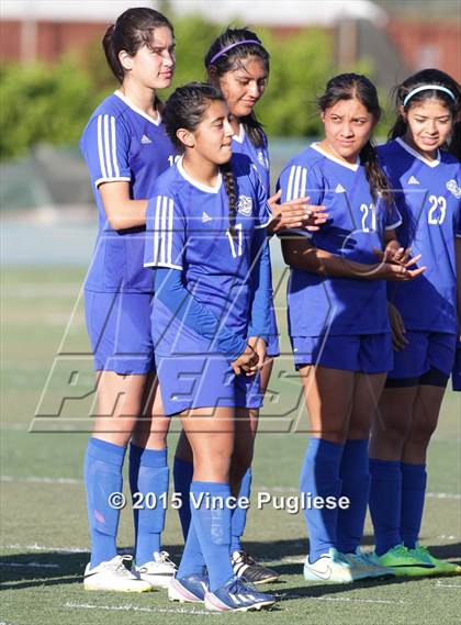 Thumbnail 3 in Maywood vs. Verdugo Hills (CIF LACS D3 Final) photogallery.