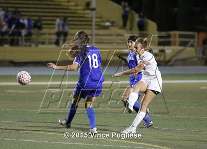 Thumbnail 2 in Maywood vs. Verdugo Hills (CIF LACS D3 Final) photogallery.