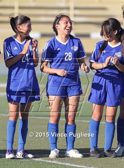 Thumbnail 2 in Maywood vs. Verdugo Hills (CIF LACS D3 Final) photogallery.
