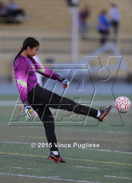 Thumbnail 2 in Maywood vs. Verdugo Hills (CIF LACS D3 Final) photogallery.