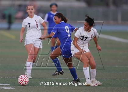 Thumbnail 1 in Maywood vs. Verdugo Hills (CIF LACS D3 Final) photogallery.