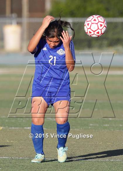 Thumbnail 2 in Maywood vs. Verdugo Hills (CIF LACS D3 Final) photogallery.
