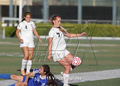 Thumbnail 1 in Maywood vs. Verdugo Hills (CIF LACS D3 Final) photogallery.