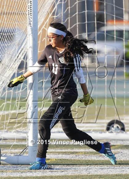 Thumbnail 1 in Maywood vs. Verdugo Hills (CIF LACS D3 Final) photogallery.