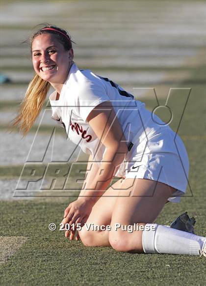 Thumbnail 2 in Maywood vs. Verdugo Hills (CIF LACS D3 Final) photogallery.