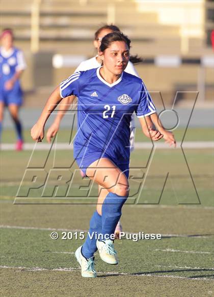 Thumbnail 2 in Maywood vs. Verdugo Hills (CIF LACS D3 Final) photogallery.