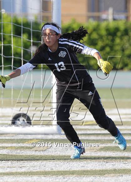 Thumbnail 2 in Maywood vs. Verdugo Hills (CIF LACS D3 Final) photogallery.