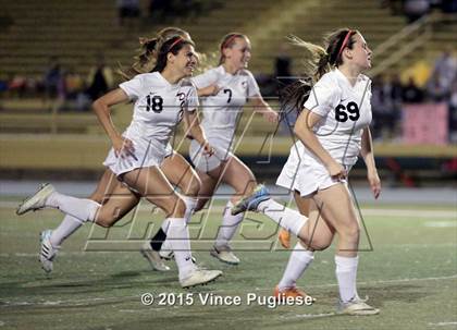 Thumbnail 1 in Maywood vs. Verdugo Hills (CIF LACS D3 Final) photogallery.