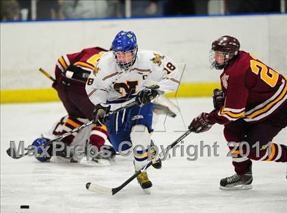 Thumbnail 2 in Sheehan vs. Newington/Berlin (CIAC Division 3 First Round) photogallery.